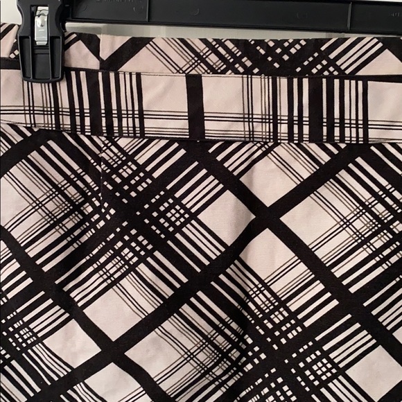 The limited beautiful skirt in perfect condition - Picture 2 of 5